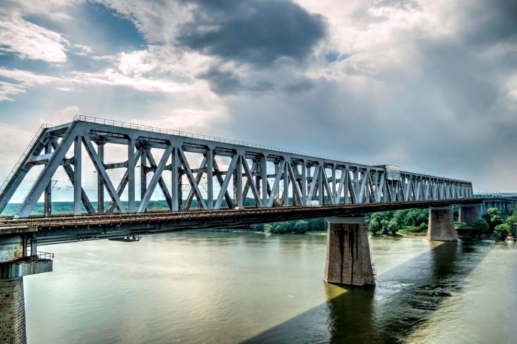 Does the Longshore Act Cover Railroad Bridges?